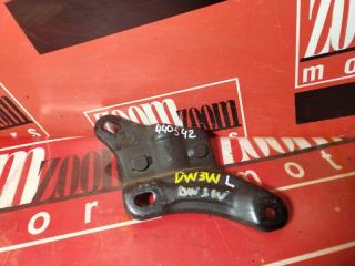 Кронштейн стабилизатора передний левый MAZDA DEMIO 1999-2001 контрактная Кронштейн стабилизатора передний левый MAZDA DEMIO 1999-2001