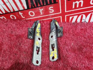 Фото запчасти петля (шарнир капота) передняя AUDI A4 2000-2004 контрактная запчасть Запчасть петля (шарнир капота) передняя AUDI A4 2000-2004