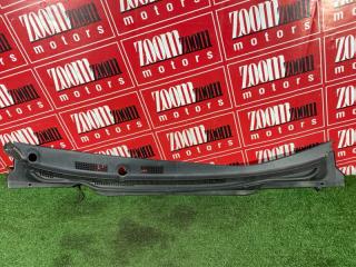 Запчасть решетка под лобовое стекло HONDA STREAM 2000-2006