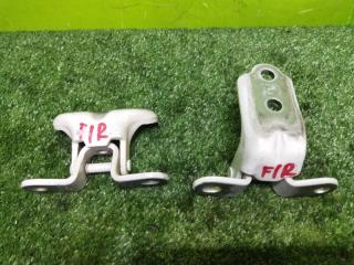 Запчасть петля двери передняя правая KIA K3 2014