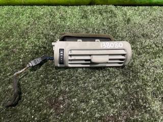 Запчасть решетка вентиляционная AUDI A8 2010