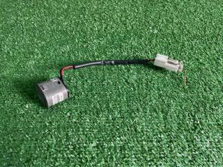 Фото запчасти кнопка лючка бензобака KIA CARNIVAL 2015 контрактная запчасть Запчасть кнопка лючка бензобака KIA CARNIVAL 2015