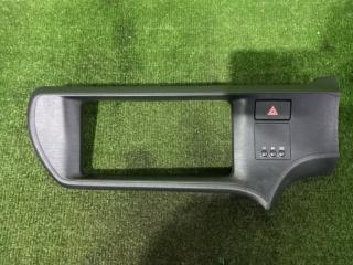 Запчасть консоль магнитофона TOYOTA AQUA 2013