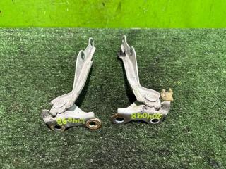 Запчасть петля капота TOYOTA VITZ 2001