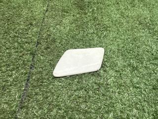 Запчасть заглушка бампера передняя левая VOLVO V50 2012