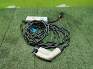 Фото запчасти зарядное устройство NISSAN LEAF 2012 контрактная запчасть Запчасть зарядное устройство NISSAN LEAF 2012