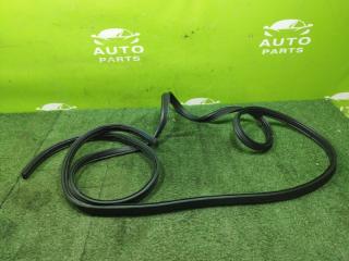 Запчасть уплотнительная резинка задняя MAZDA SCRUM 2015