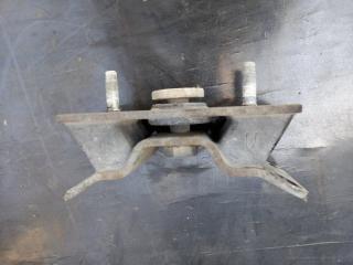Запчасть подушка акпп Toyota LAND CRUISER 1999