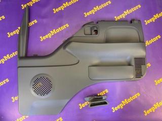 Запчасть обшивка дверей передняя правая Isuzu Elf