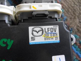Блок efi MAZDA PREMACY CWEFW LF LFDV18881H 2 ракурс