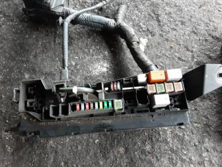 Блок предохранителей TOYOTA AVENSIS AZT250 1AZFSE 82741-05030 4 ракурс