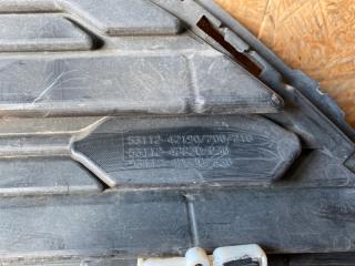 Решетка радиатора TOYOTA RAV4 AXAH54 53112-42220 4 ракурс Решетка радиатора TOYOTA RAV4 AXAH54 53112-42220 4 ракурс