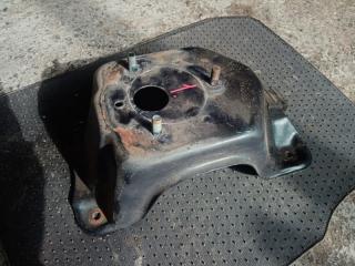 Крепление запасного колеса TOYOTA LAND CRUISER PRADO KZJ78 51908-90K05 2 ракурс Крепление запасного колеса TOYOTA LAND CRUISER PRADO KZJ78 51908-90K05 2 ракурс