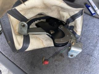 Ручка TOYOTA LAND CRUISER PRADO KZJ78 1KZTE 46210-60170-B0 3 ракурс