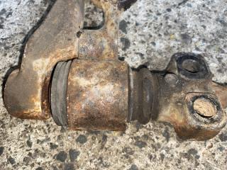 Рычаг правый передний TOYOTA HIACE REGIUS RCH47 3RZFE 3 ракурс