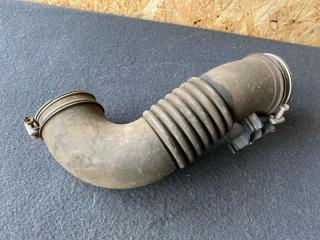 Патрубок воздушн.фильтра TOYOTA CELICA ZZT230 17881-22030 2 ракурс