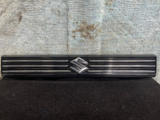 Накладка 5-й двери SUZUKI SOLIO MA36S 83940-57S20-5 1 ракурс