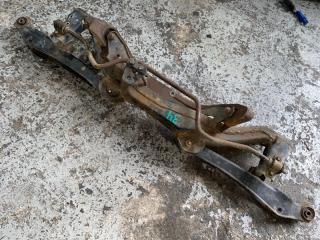 Балка подвески задняя MITSUBISHI AIRTREK CU2W MR961517 3 ракурс Балка подвески задняя MITSUBISHI AIRTREK CU2W MR961517 3 ракурс