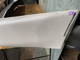 Бампер задний TOYOTA LAND CRUISER UZJ100 52159-60130 3 ракурс