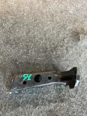 Крепление бампера правое переднее SUZUKI EVERY DA64W 71731-68H00 5 ракурс