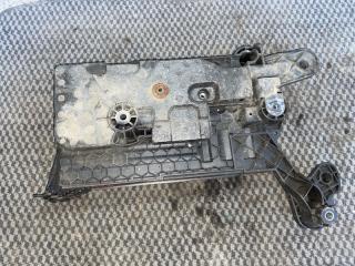 Крепление аккумулятора VOLKSWAGEN PASSAT B8 (3G2) 5Q0915331K 2 ракурс Крепление аккумулятора VOLKSWAGEN PASSAT B8 (3G2) 5Q0915331K 2 ракурс
