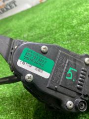 Педаль газа AUDI A4 8E5 8e2721523e 3 ракурс
