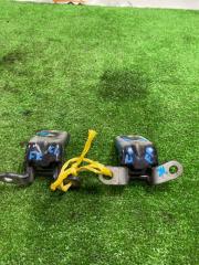 Запчасть петля дверная передняя правая NISSAN TIIDA