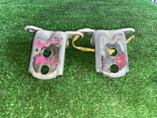 Запчасть петля дверная передняя левая NISSAN TIIDA