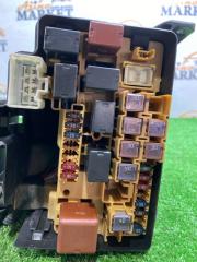 Блок предохранителей TOYOTA OPA ZCT10 1ZZFE 82741-63010 5 ракурс