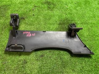 Крышка бардачка правая TOYOTA NOAH AZR65 55041-28030-B0 5 ракурс Крышка бардачка правая TOYOTA NOAH AZR65 55041-28030-B0 5 ракурс