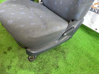 Сиденье левое переднее TOYOTA VITZ NCP10 4 ракурс
