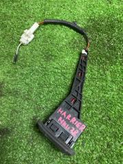 Кнопка открывания багажника TOYOTA HARRIER MHU38 3MZFE 84930-48020 2 ракурс