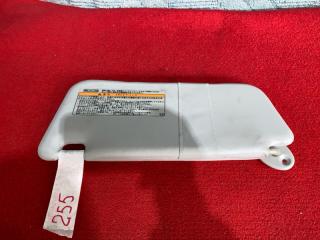 Козырек правый TOYOTA WISH ZNE10 4 ракурс
