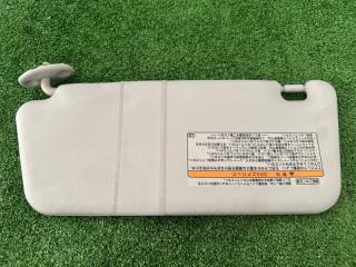 Козырек правый TOYOTA WISH ZNE14 2 ракурс