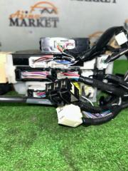 Блок управления TOYOTA ESQUIRE ZRR85 085A2-00110 2 ракурс