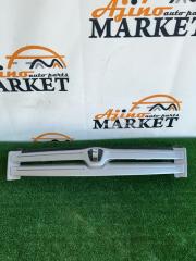 Запчасть решетка радиатора TOYOTA IST