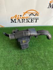 Патрубок воздушн.фильтра LEXUS CT200H ZWA10 2ZRFXE 17751-37100 3 ракурс