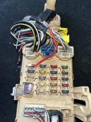 Блок предохранителей TOYOTA PROGRES JCG10 1JZGE 82730-51010 2 ракурс