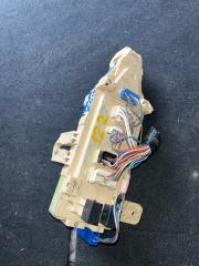 Блок предохранителей TOYOTA PROGRES JCG10 1JZGE 82730-51010 4 ракурс