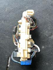 Блок предохранителей TOYOTA PROGRES JCG10 1JZGE 82730-51010 5 ракурс