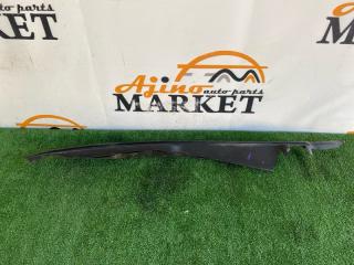 Запчасть уплотнительная резинка правая LEXUS GS350