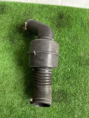 Патрубок воздушн.фильтра TOYOTA MARK II GX90 17881-70250 2 ракурс