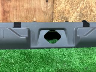 Накладка замка багажника DAIHATSU TAFT LA910S 64716-B2280 3 ракурс