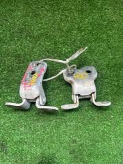 Фото запчасти петля дверная передняя левая TOYOTA ALLEX контрактная запчасть Запчасть петля дверная передняя левая TOYOTA ALLEX