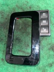 Консоль кпп TOYOTA SIENTA MXPL15 1 ракурс