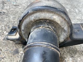 Карданный вал задний NISSAN NV200 VNM20 HR16DE 370005LK0A 4 ракурс Карданный вал задний NISSAN NV200 VNM20 HR16DE 370005LK0A 4 ракурс