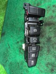 Кнопки прочие TOYOTA NOAH ZWR95 3 ракурс