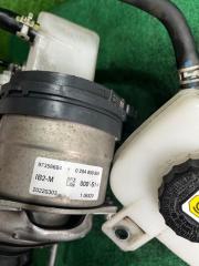 Главный тормозной цилиндр TOYOTA NOAH ZWR95 2ZRFE 47210-28080 3 ракурс