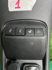 Центральная консоль TOYOTA SIENTA MXPL15 4 ракурс Центральная консоль TOYOTA SIENTA MXPL15 4 ракурс