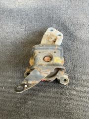 Фото запчасти подушка двигателя передняя правая TOYOTA ALLEX контрактная запчасть Запчасть подушка двигателя передняя правая TOYOTA ALLEX